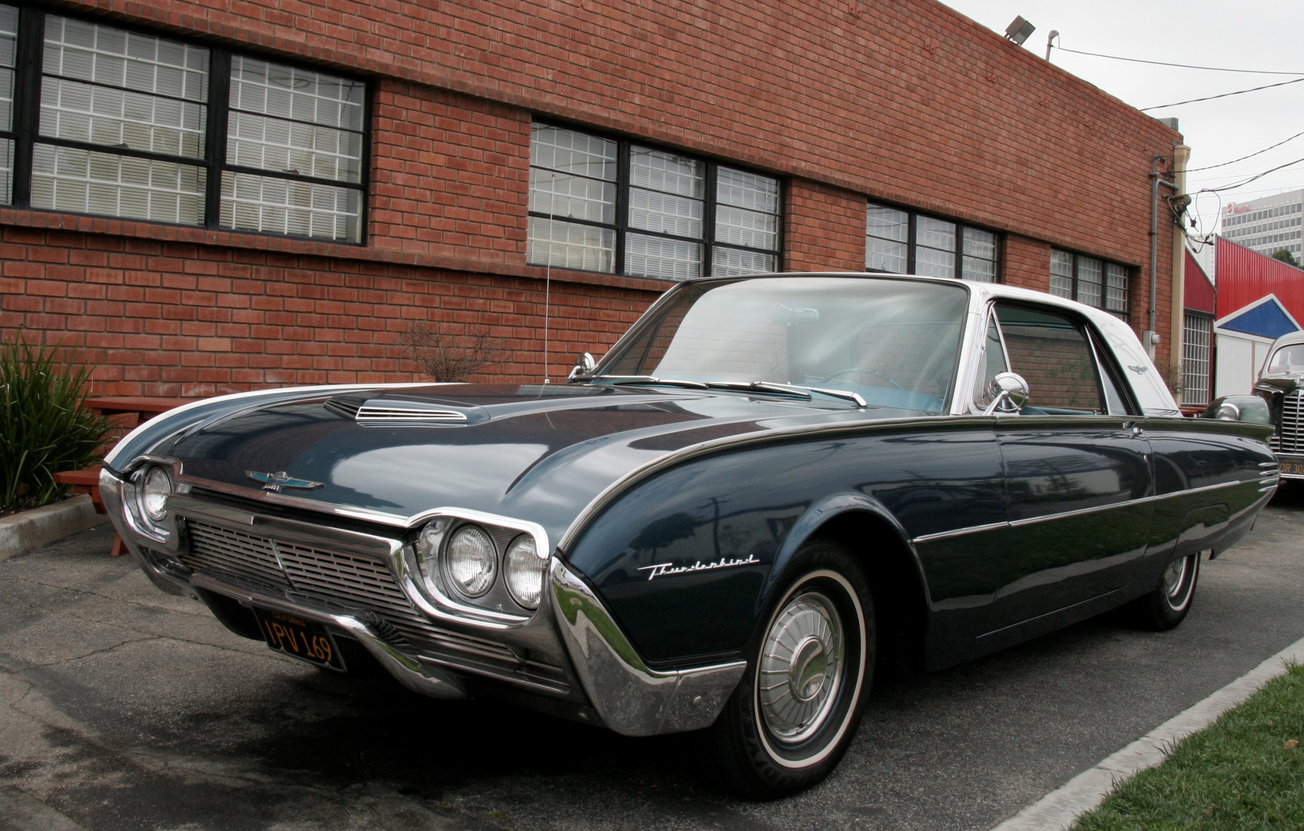 1961 Ford Thunderbird for rent